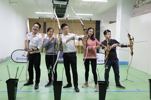 華策集團三月壽星代表合影